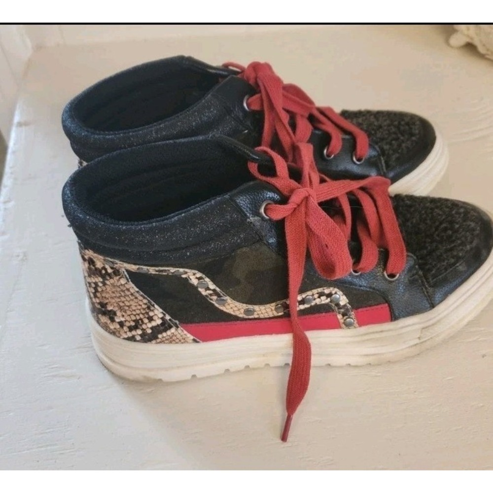 Women's Jessica Simpson Jaxie High Tops in Blk Red & Print Size 7.5